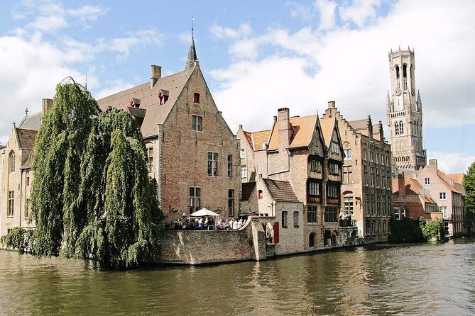 2-Hour Historical Walking Tour in Bruges with Praline Included - Why This Bruges Walk Feels Like a Smart Shortcut