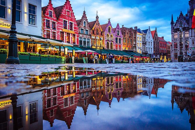 Across Bruges History Equals Fun with chocolate and waffle sample - Quick highlights