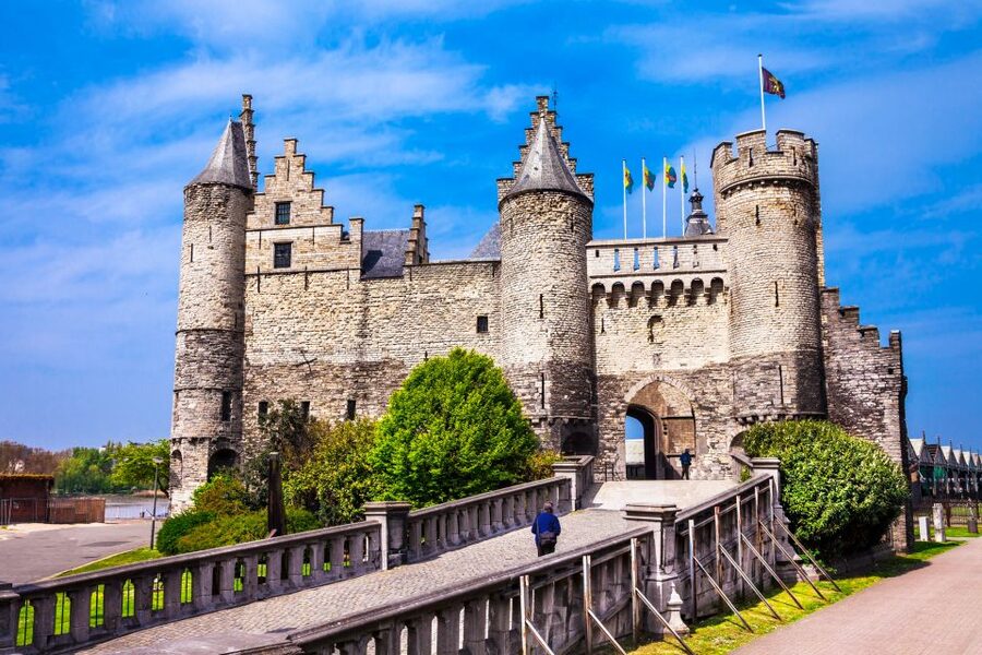Antwerp: Express Walk with a Local in 60 minutes - What to Bring and How to Walk Smart for 60 to 90 Minutes