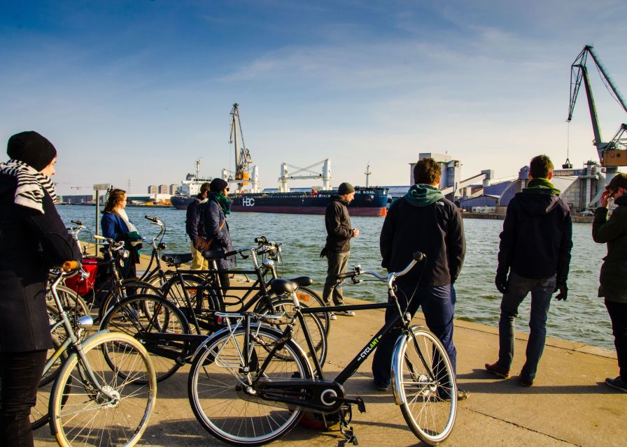 Antwerp: Guided Bike Tour - Antwerp Central Station to the Jewish neighborhood and city park