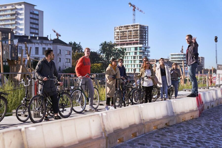 Antwerp: Guided Bike Tour - Cogels-Osylei and Groen Kwartier, where the architecture does the talking