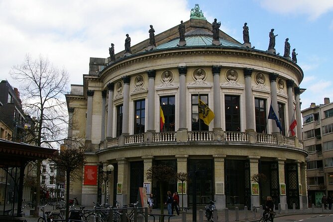 Antwerp: Help the Lost Boy – Self-Guided Mystery Walk - Vlaeykensgang lanes: where the route feels like part of Antwerp