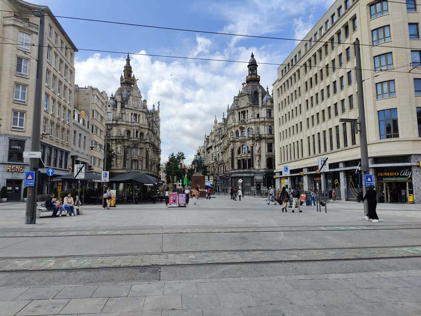 Antwerp: Historical Walking Tour in the Old City - Grote Markt, your 25-minute lesson in why squares matter