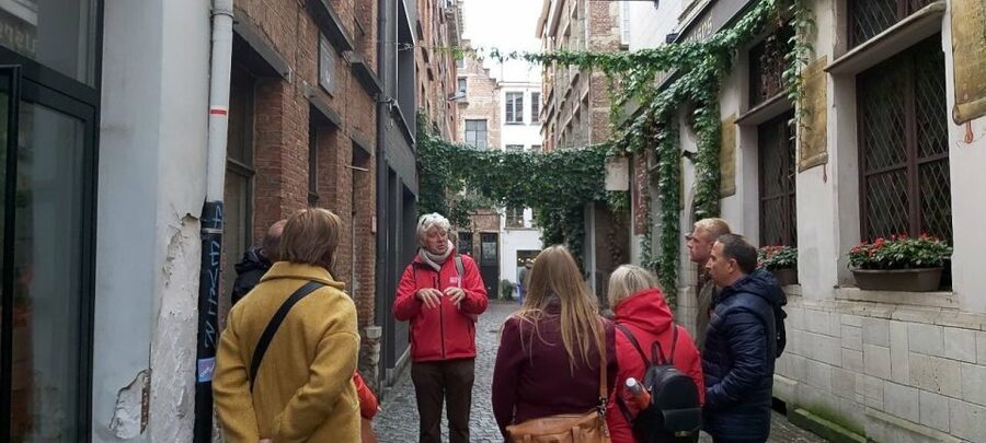 Antwerp: Private Historical Highlights Walking Tour - Handelsbeurs Antwerpen: trade power and the world’s first Wall Street angle