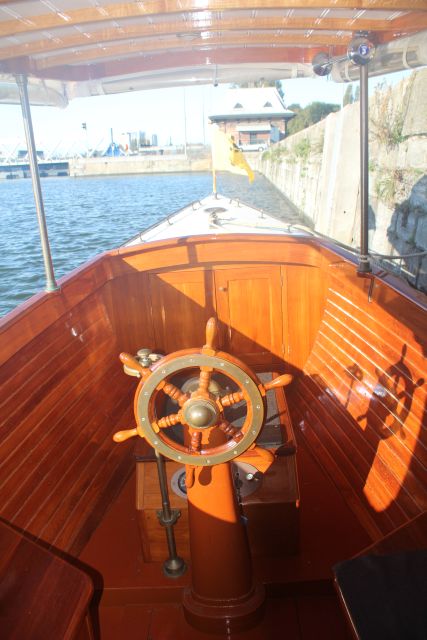 Antwerp: Private Old Harbour Boat Tour Incl. Drinks & Snacks - Het Eilandje: the harbour neighborhood story you will actually remember