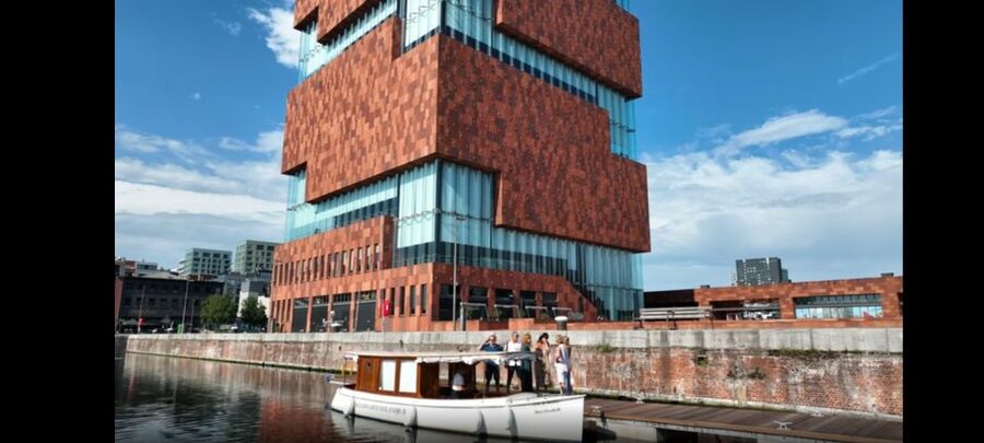 Antwerp: Private Old Harbour Boat Tour Incl. Drinks & Snacks - Getting on board at the MAS pontoon (easy, if you arrive smart)
