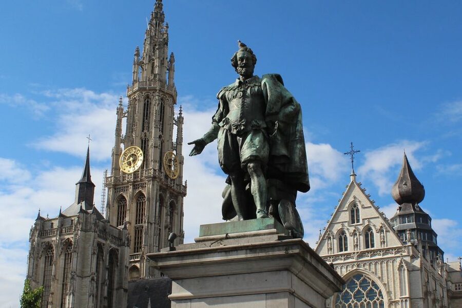 Antwerp: Private Walking Tour with a Local - Key things to know before you meet your Lokafyer