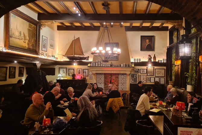 Antwerp Pub Crawl - Stop 6: The Highlander at Stadswaag 21, beer and whisky focus
