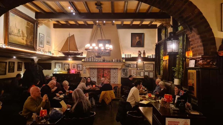 Antwerp: Pub Crawl in the Historical City - What you taste: hoppy, sour, fruity, and the mildly sweet surprise