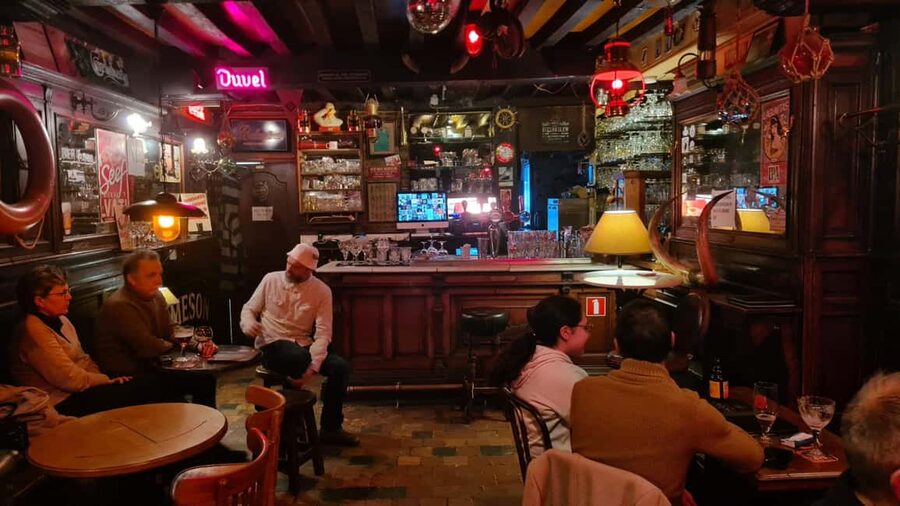 Antwerp: Pub Crawl in the Historical City - The beer stories you actually remember: Westmalle and Belgian variety