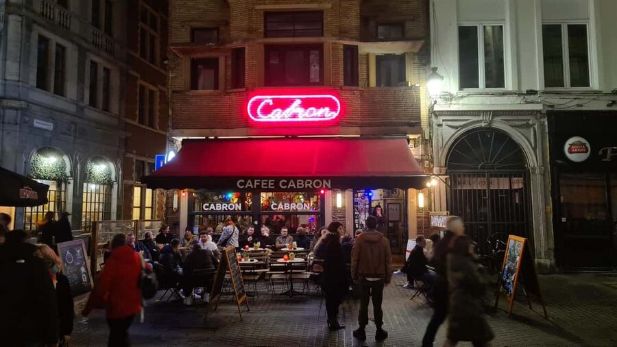 Antwerp: Pub Crawl in the Historical City - The 3 PM afternoon rhythm, pickup, and what the walk actually feels like