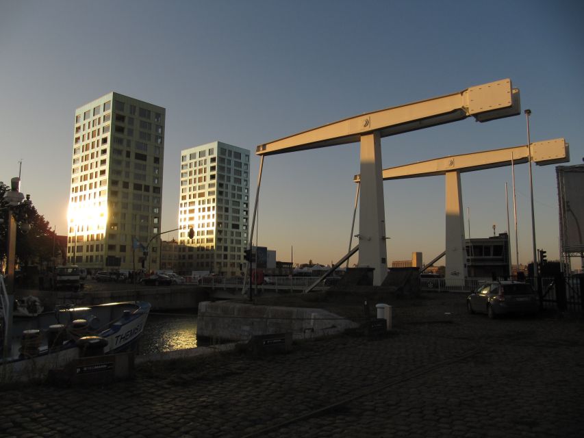 Antwerp: Walking Tour from Steen to Central Station - Food, beer, and practical Antwerp comfort breaks