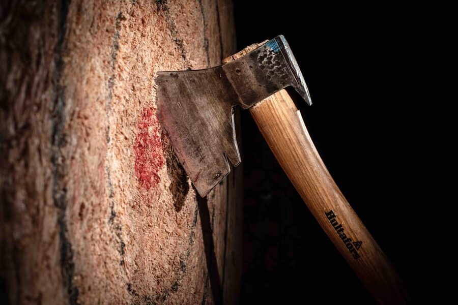 AXE THROWING EXPERIENCE IN ANTWERP - Who This Axe Throwing Experience Suits Best
