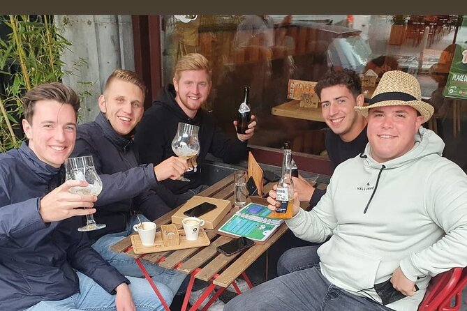 Beer Tasting and Scavenger Hunt in Brussels – About 3 Hours - Stop 3: Galerie de la Reine, 5 Minutes That Matter