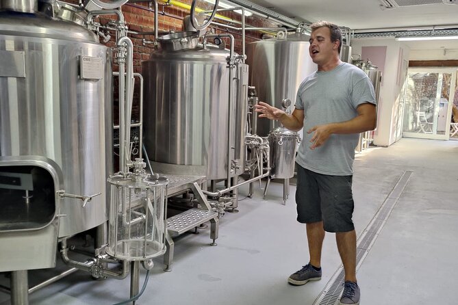 Beer tasting in a Brussels Micro Brewery and Distillery - Tipsy Tribe in Koekelberg: the setting that makes the tour feel real