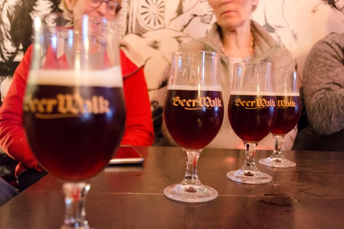 BeerWalk Brussels (English guide) - Stop 3: La Fleur en Papier Dore and its artsy crowd
