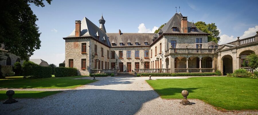 Bioul (near Dinant) : Château de Bioul Tour and Wine Tasting - Wine tasting at the estate: local products, not just bottles