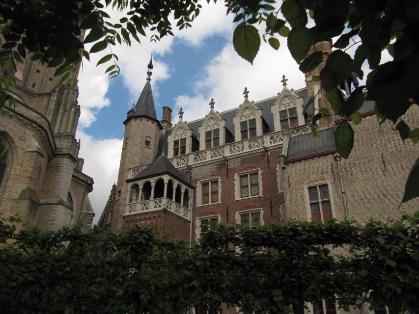 Bruges: 2.5-Hr Walking Tour from train station to Markt - From Bargeplein to Markt: Why This “Short” Tour Works