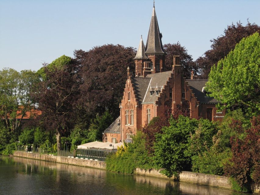 Bruges: 2.5-Hr Walking Tour from train station to Markt - St. John’s Hospital and Hans Memling: When Art Changes the Mood