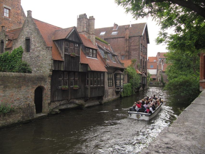 Bruges: 2.5-Hr Walking Tour from train station to Markt - Gruuthuse Museum, Dijver, and Groeninghe: How the Tour Points You to More
