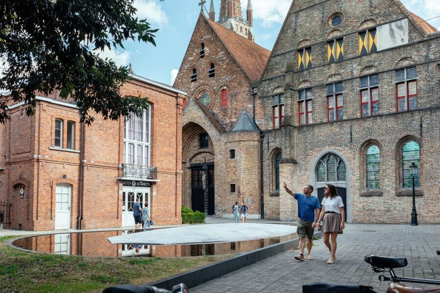 Bruges: 2-Hour Private Kick-Start Tour with a Local - Eiermarkt in two hours: why an anchor stop works