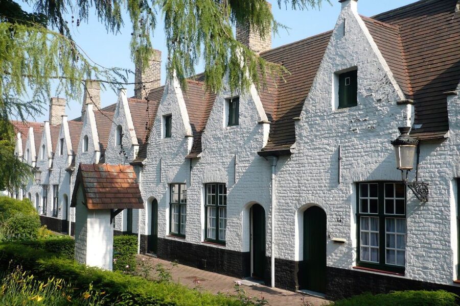 Bruges Beer and Chocolate Walking Tour - Chocolate tastings: three stops, cocoa origins from Peru and Madagascar