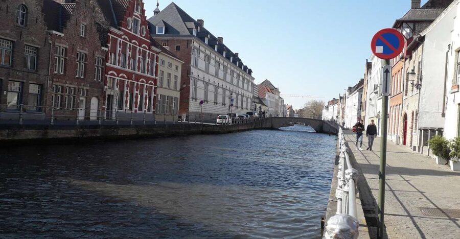 Bruges Beer and Chocolate Walking Tour - Major Bruges sights on foot: what you see matters more than how fast