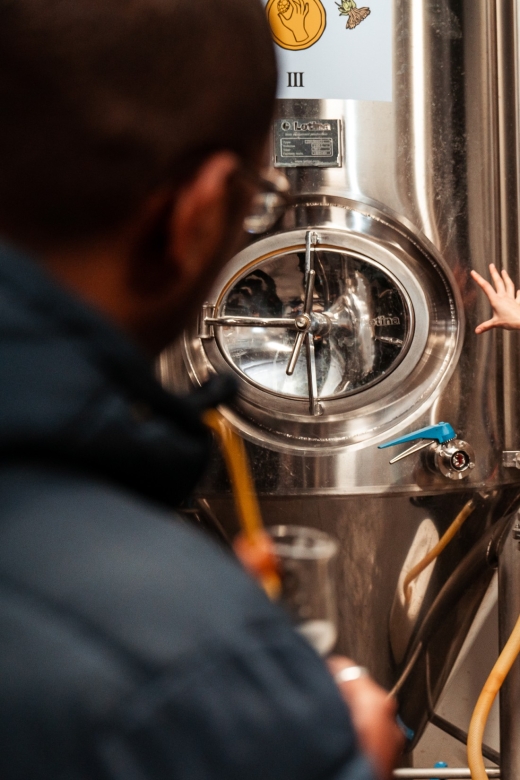 Bruges: Belgian Beer Tour with Chocolate Pairing - Beer game: the fastest way to taste better