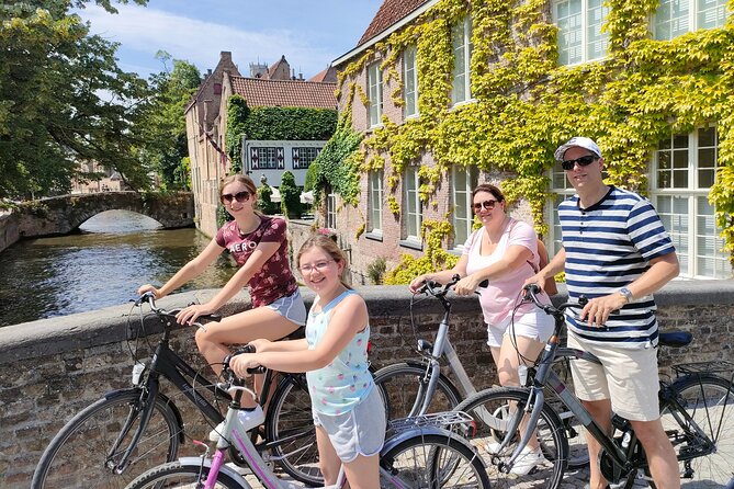 Bruges by bike with friends and family! - Stop 3: Princely Beguinage Ten Wijngaarde, quiet charm around a courtyard