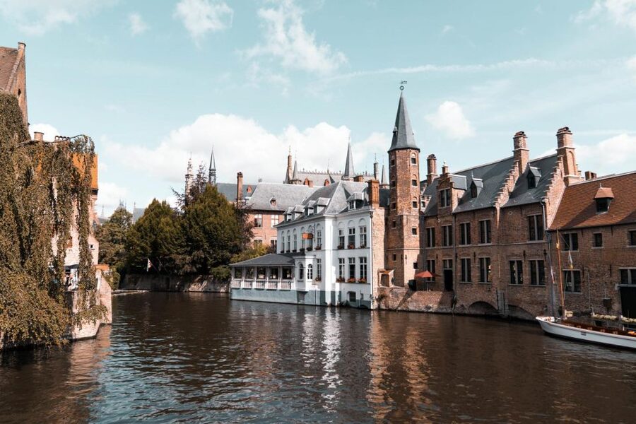 Bruges: Express Walk with a Local in 60 minutes - Price, Value, and What Is Actually Included for $93