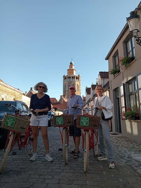 Bruges: Guided Retro Bike Tour of Highlights and Hidden Gems - Your starting point: stepping into a 15th-century world at Hof Bladelin