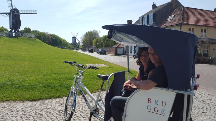 Bruges: Guided Rickshaw Tour - Key things that make this rickshaw tour work