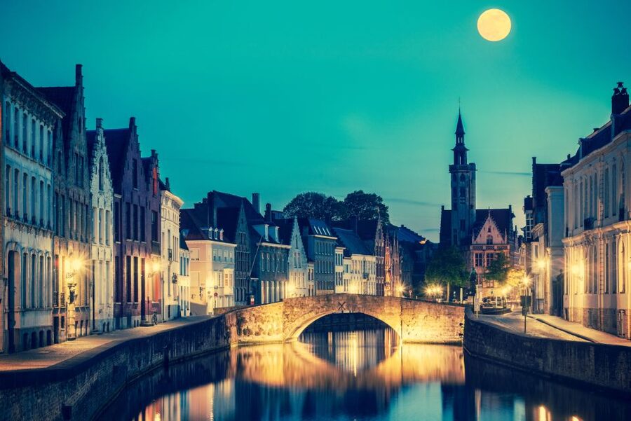 Bruges: Guided Walking Tour - Begijnhof (founded in 1245): a quiet place with a big backstory