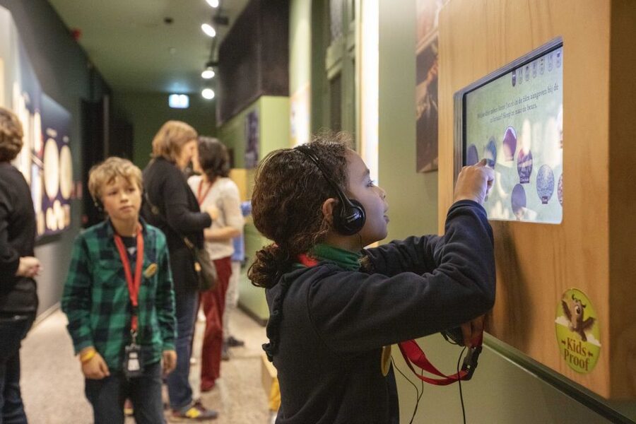Bruges: Historium Bruges Medieval Experience Ticket - Anna and Jacob’s route through the Golden Age