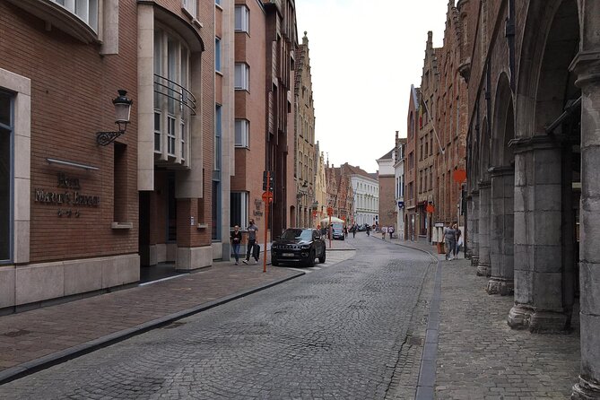 Bruges’ Legends and Hidden Treasures: A Self-Guided Audio Tour - Oude Burg: the oldest street walk with unusual context