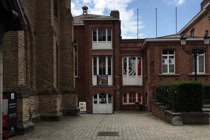 Bruges’ Legends and Hidden Treasures: A Self-Guided Audio Tour - Gruuthuse Palace to Old Saint John’s Hospital: passing the big names