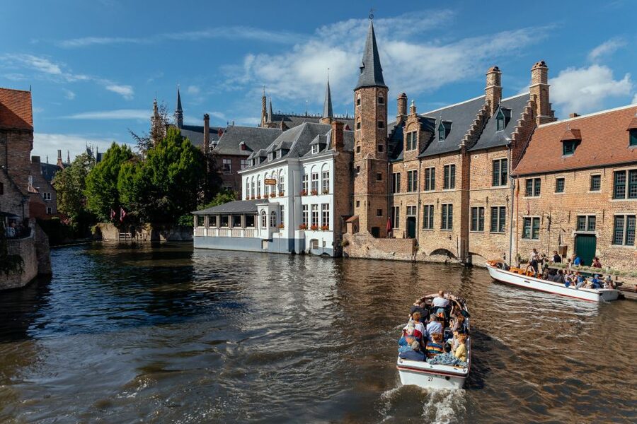 Bruges: Private Food Tour – 10 Tastings with Locals - Vegetarian-Friendly Without Losing the Point