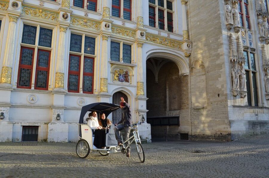 Bruges: Private Guided Tour by Pedicab - UNESCO canals and medieval streets, seen in a way you cannot get on foot