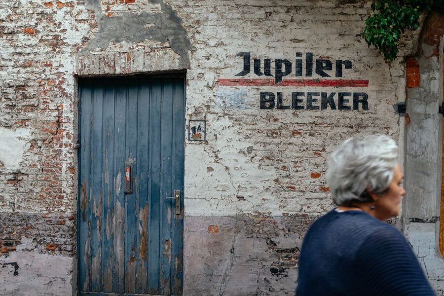Bruges: Private Tour with Locals – Highlights & Hidden Gems - How the Private, English-Language Format Changes the Experience