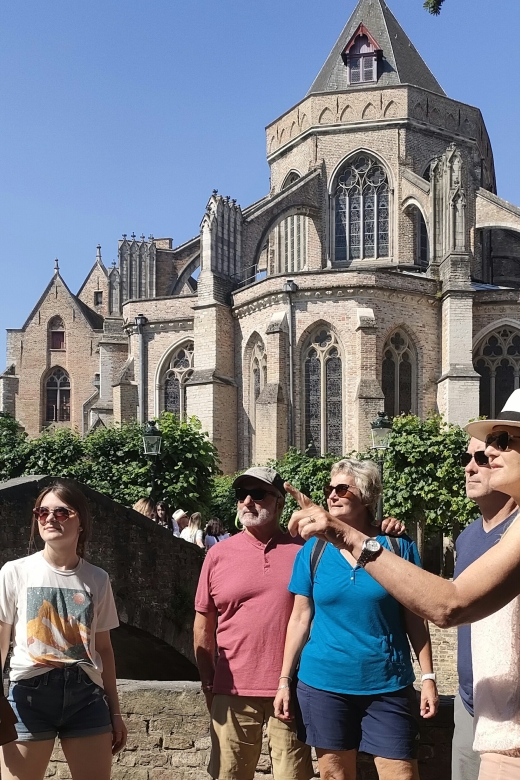 Bruges: Small Group Boat Cruise and Guided Walking Tour - Gruuthusemuseum and the palace connection, plus a hidden almshouse garden