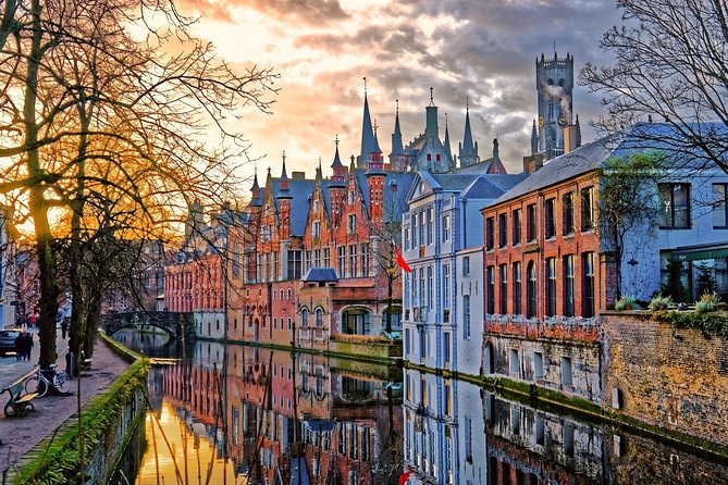 Bruges Walking Tour - Pacing, hearing, and rain: how to make the walk feel easy