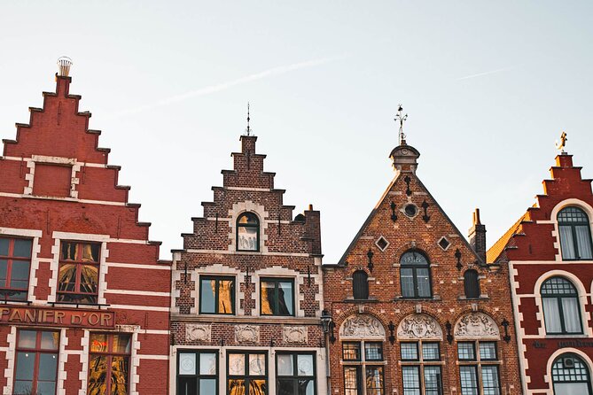 Bruges Walking Tour with Audioguide on Your Smartphone - Entering Bruges by Phone: How the TouringBee Audioguide Fits Your Day