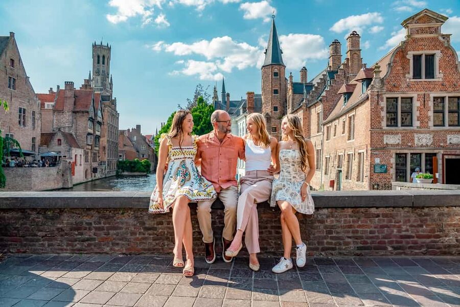 Bruges : Your private 1 hour photoshoot in the medieval city - Why the guidance feels different from a typical photoshoot