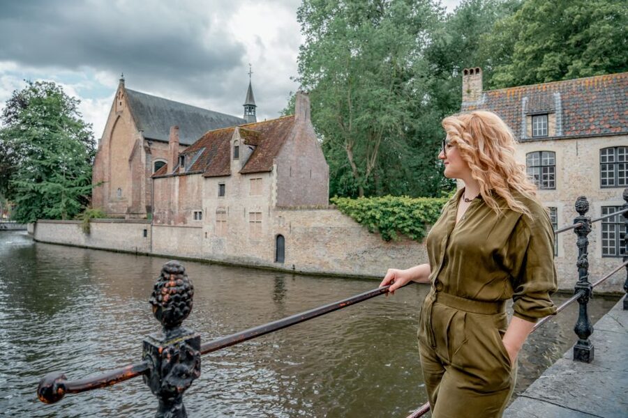 Bruges : Your private 30min. photoshoot in the medieval city - Bruges Looks Great in Any Weather, and Your Photos Should Too