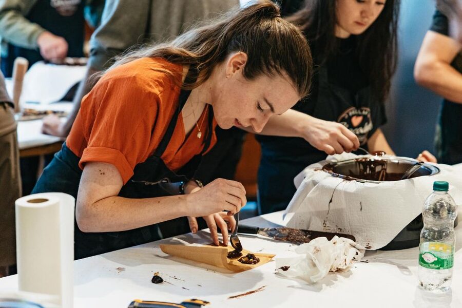 Brussels: 2.5-Hour Belgian Chocolate Making Workshop - Making pralines and mendiants, including your own fillings
