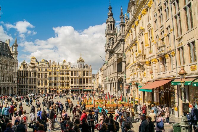 Brussels 2-Hours Walking Tour: Must-See Highlights in the Center - Palais Royal de Bruxelles: the king’s workplace, plus an easy first win