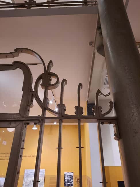 Brussels: 3h Art Nouveau Private Tour with a Local Guide - Key stops you will spend time on, and what to look for