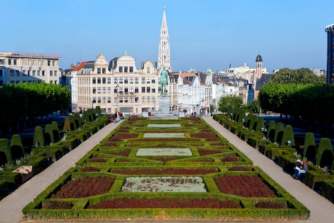 Brussels All In Tour : Belgian food, chocolate, beer, sightseeing - Manneken Pis and Place St-Gery: Quick Stops, Real Context