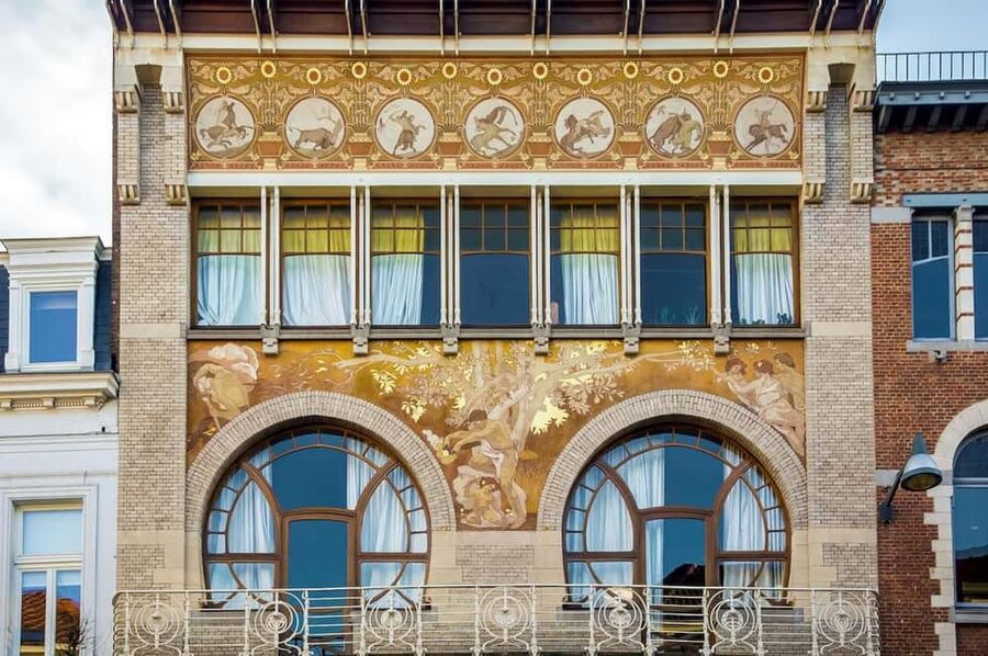 Brussels: Art Nouveau Private Walking Tour with Horta Museum - Hotel Otlet and Hôtel Ciamberlani: the intellectual side of Art Nouveau