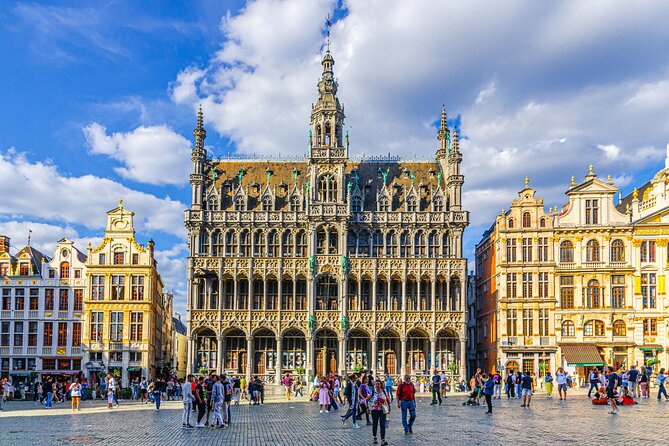 Brussels Audioguided walking tour 2h40 and 25 reviews - Royal Palace Alley and the Royal Square Area